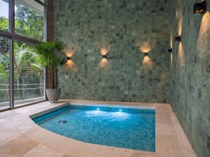 Piscina infantil coberta